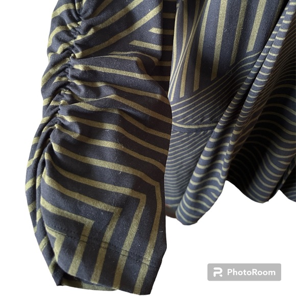 Robert Louis Cardigan - Picture 3 of 4